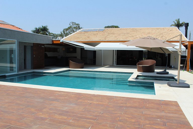 Recanto da Nina - Chácara de Luxo com Piscina Aquecida, Saun