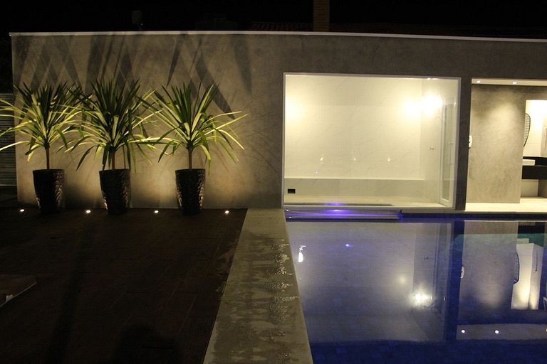 Recanto da Nina - Chácara de Luxo com Piscina Aquecida, Saun