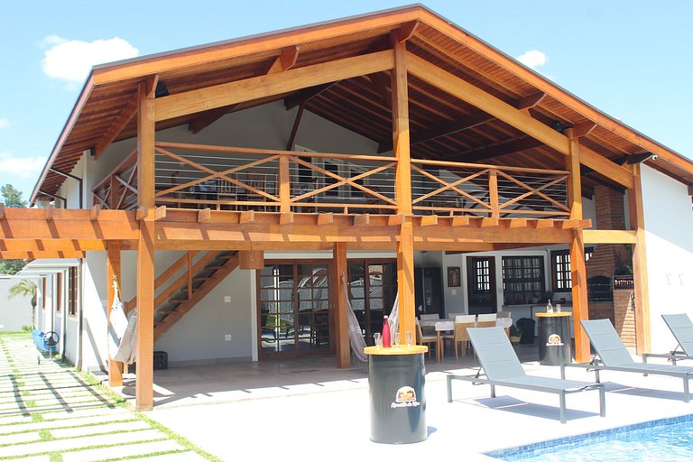 Recanto da Nina II - Chácara de Luxo com Piscina Climatizada