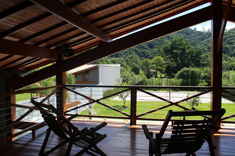 Recanto da Nina II - Chácara de Luxo com Piscina Climatizada