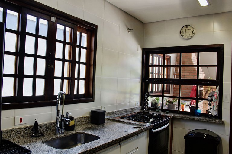 Recanto da Nina II - Chácara de Luxo com Piscina Climatizada