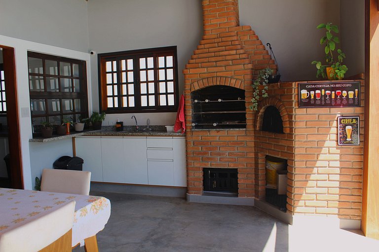 Recanto da Nina II - Chácara de Luxo com Piscina Climatizada