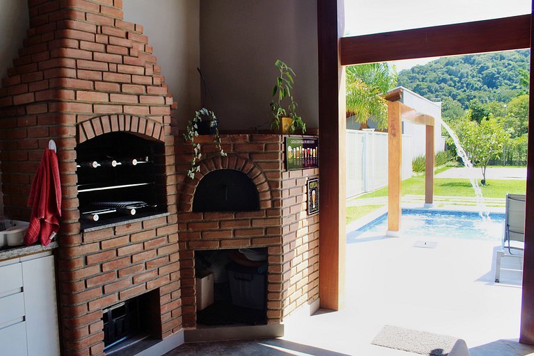 Recanto da Nina II - Chácara de Luxo com Piscina Climatizada