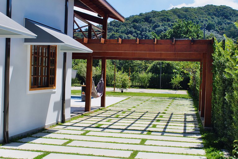 Recanto da Nina II - Chácara de Luxo com Piscina Climatizada