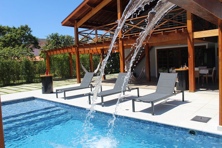 Recanto da Nina II - Chácara de Luxo com Piscina Climatizada