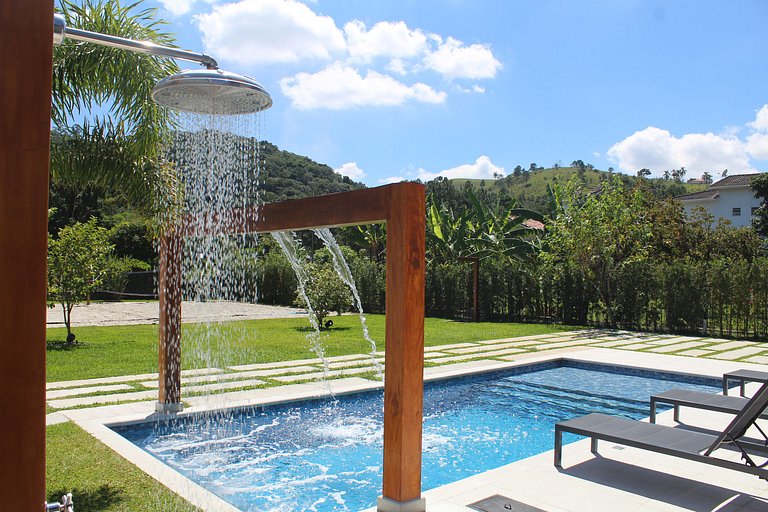 Recanto da Nina II - Chácara de Luxo com Piscina Climatizada