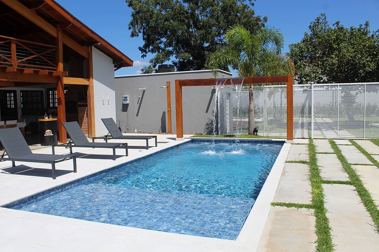 Recanto da Nina II - Chácara de Luxo com Piscina Climatizada