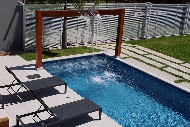 Recanto da Nina II - Chácara de Luxo com Piscina Climatizada