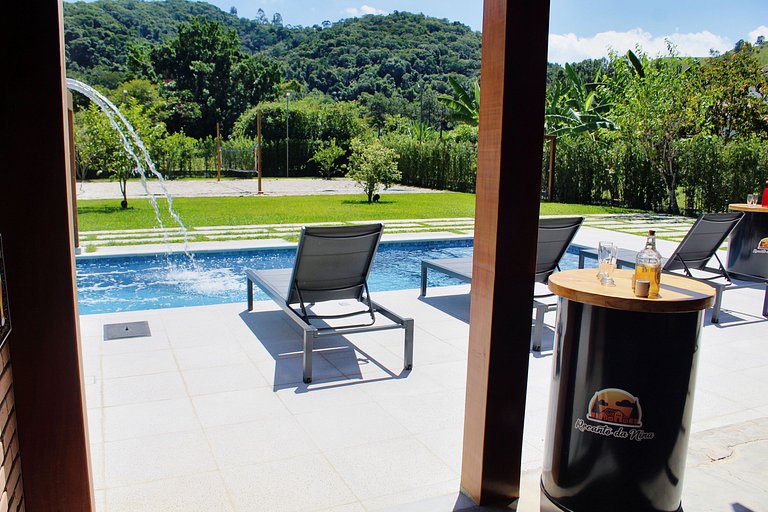 Recanto da Nina II - Chácara de Luxo com Piscina Climatizada